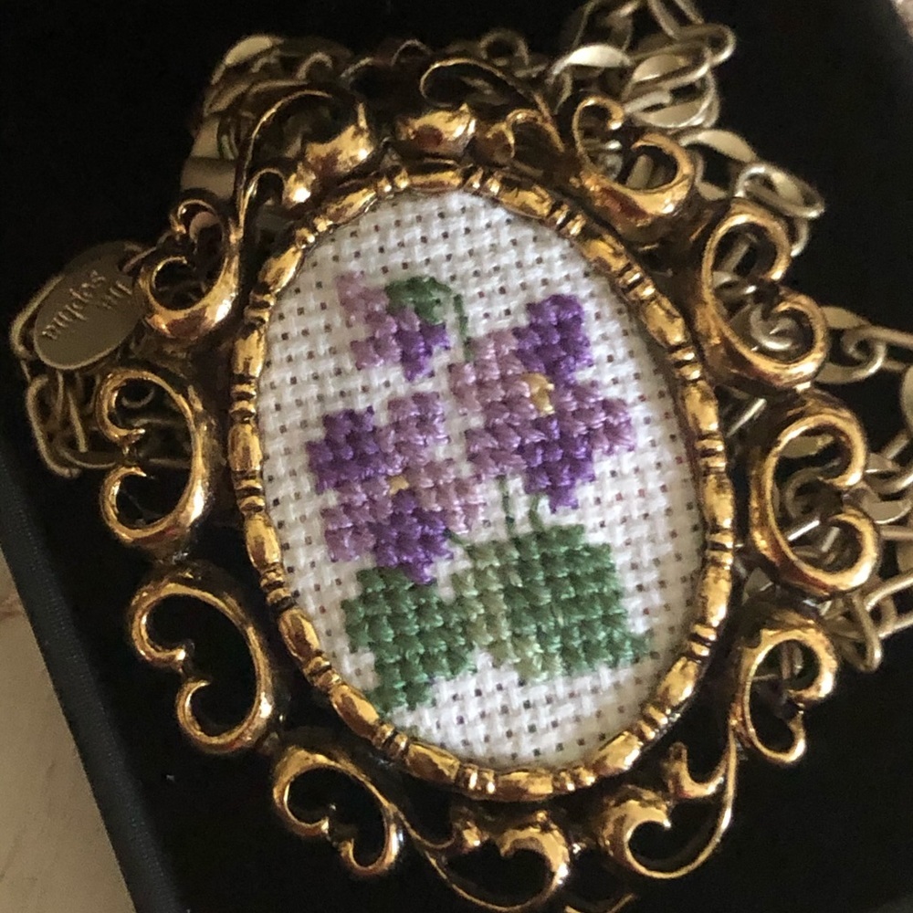 Vintage Petit Point Violets Pendant Necklace Pin - Picture 2 of 8
